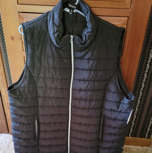 Zenana Outfitters Jackets & Blazers - Zenana Outfitters Charcoal Quilted Vest